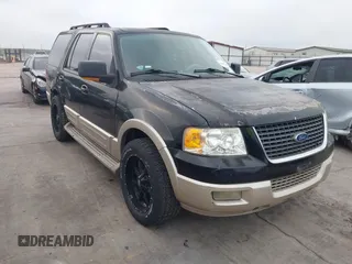 2006 Ford Expedition Eddie Bauer with VIN 1FMPU17546LA43849, listed as a IAAI auction lot 41914290 with 198,325 mi miles. Bid and sale history available at carsss.com. Image 1.