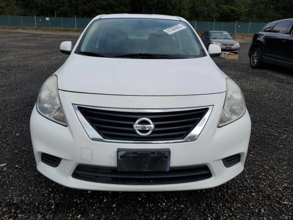 2014 Nissan Versa SV with VIN 3N1CN7AP2EL830172, listed as a Copart auction lot 51309265 with 163,982 mi miles and Clean Title. Bid and sale history available at DreamBid. Image 5.