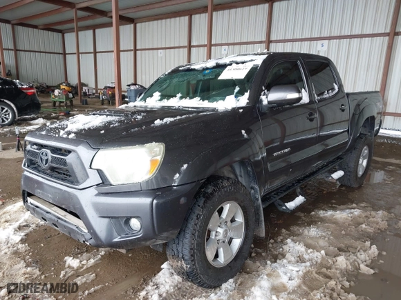 2013 Toyota Tacoma PreRunner with VIN 3TMJU4GN6DM153390, listed as a IAAI auction lot 41300619 with 163,974 mi miles. Bid and sale history available at carsss.com. Image 17.