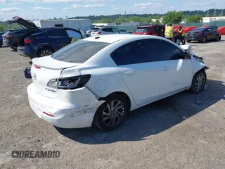2013 Mazda 3 i Grand Touring z VIN JM1BL1WP1D1726847, wystawiony jako IAAI lot #42302876 z przebiegiem 158 837 mil mil oraz . Historia ofert i sprzedaży dostępna na DreamBid. Obrazek 4.