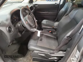 2016 Jeep Patriot Sport z VIN 1C4NJPBA5GD698402, wystawiony jako Copart lot #58601955 z przebiegiem 109 012 mil mil oraz Czysty tytuł • Clean title. Historia ofert i sprzedaży dostępna na DreamBid. Obrazek 7.