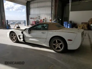 2000 Chevrolet Corvette with VIN 1G1YY32G1Y5124258, listed as a Copart auction lot 52782565 with 82,423 mi miles and Salvage Title. Bid and sale history available at carsss.com. Image 2.