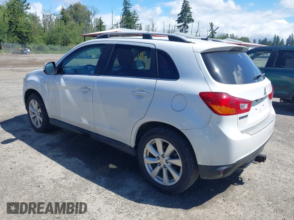 2014 Mitsubishi Outlander SE z VIN 4A4AP4AU3EE024904, wystawiony jako IAAI lot #42373011 z przebiegiem 121 482 mil mil oraz . Historia ofert i sprzedaży dostępna na DreamBid. Obrazek 3.