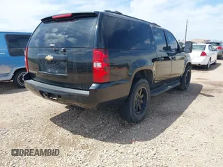 2007 Chevrolet Suburban LT with VIN 3GNGK26K07G156663, listed as a IAAI auction lot 42090632 with 278,818 mi miles and . Bid and sale history available at DreamBid. Image 4.