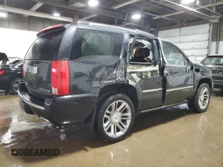 2013 Cadillac Escalade Platinum Edition z VIN 1GYS4DEF7DR240482, wystawiony jako Copart lot #56906815 z przebiegiem 147 774 mil mil oraz Szkody całkowita. Historia ofert i sprzedaży dostępna na DreamBid. Obrazek 3.