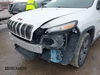 2016 Jeep Cherokee Latitude with VIN 1C4PJMCB7GW268714, listed as a IAAI auction lot 41655450 with 180,603 mi miles. Bid and sale history available at carsss.com. Image 6.