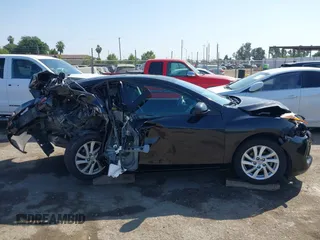 2012 Mazda 3 i Touring z VIN JM1BL1V84C1608512, wystawiony jako IAAI lot #42441391 z przebiegiem 167 292 mil mil oraz . Historia ofert i sprzedaży dostępna na DreamBid. Obrazek 14.
