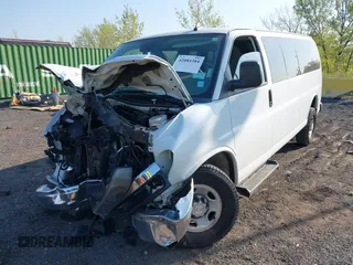 2020 Chevrolet Express Passenger LT z VIN 1GAZGPFG3L1177956, wystawiony jako IAAI lot #42084384 z przebiegiem 76 879 mil mil oraz . Historia ofert i sprzedaży dostępna na DreamBid. Obrazek 2.