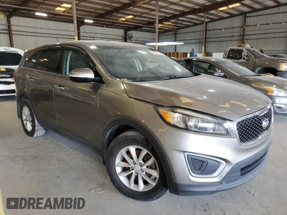 2017 Kia Sorento LX z VIN 5XYPG4A39HG273082, wystawiony jako Copart lot #60574165 z przebiegiem 169 808 mil mil oraz Czysty tytuł • Clean title. Historia ofert i sprzedaży dostępna na DreamBid. Obrazek 4.
