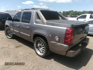 2007 Chevrolet Avalanche 3LT with VIN 3GNFK12397G266261, listed as a IAAI auction lot 42304396 with 187,573 mi miles and . Bid and sale history available at DreamBid. Image 3.