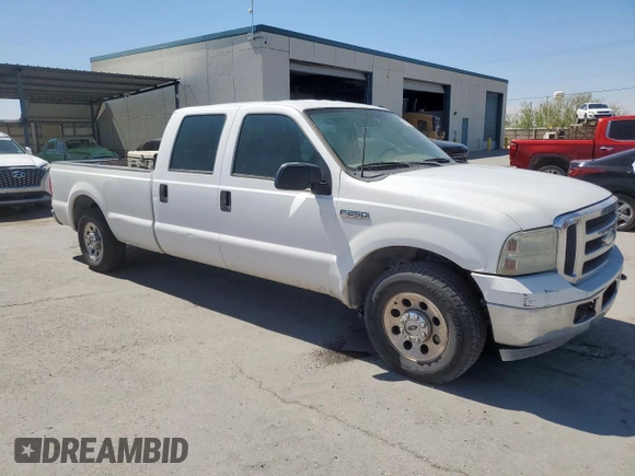 2006 Ford F-250 XL z VIN 1FTSW20596EC03897, wystawiony jako Copart lot #60226495 z przebiegiem 219 044 mil mil oraz Czysty tytuł • Clean title. Historia ofert i sprzedaży dostępna na DreamBid. Obrazek 4.