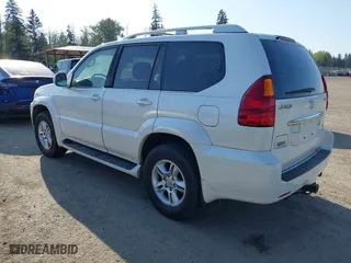 2007 Lexus GX 470 with VIN JTJBT20X870131127, listed as a IAAI auction lot 42111172 with 203,780 mi miles. Bid and sale history available at carsss.com. Image 3.