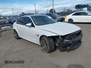 2017 BMW M3 z VIN WBS8M9C39H5G85823, wystawiony jako IAAI lot #41637990 z przebiegiem 70 515 mil mil oraz . Historia ofert i sprzedaży dostępna na DreamBid. Obrazek 1.