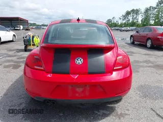 2013 Volkswagen Beetle 2.5L w/Sun/Sound/Nav с VIN 3VWJP7AT7DM686412, выставлен на аукционе IAAI как лот 42239653 с пробегом 76 237 миль миль и . История ставок и продаж доступна на DreamBid. Изображение 16.