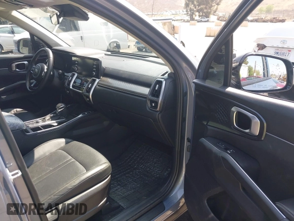2021 Kia Sorento S with VIN 5XYRL4LCXMG073937, listed as a IAAI auction lot 42595810 with 71,507 mi miles and . Bid and sale history available at DreamBid. Image 5.