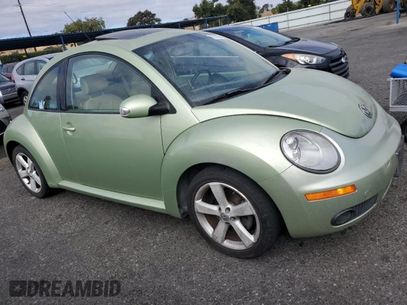 2006 Volkswagen Beetle with VIN 3VWSG31C06M404840, listed as a Copart auction lot 72164644 with 138,632 mi miles and Clean Title. Bid and sale history available at DreamBid. Image 4.