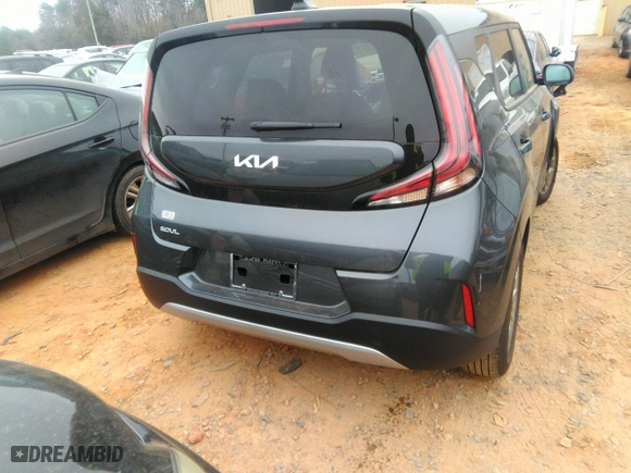 2024 Kia Soul LX with VIN KNDJ23AU1R7916854, listed as a IAAI auction lot 41519162 with 5,611 mi miles. Bid and sale history available at carsss.com. Image 17.
