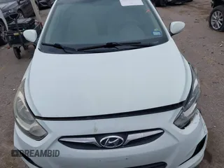 2013 Hyundai Accent GLS z VIN KMHCU4AE8DU275645, wystawiony jako IAAI lot #42139737 z przebiegiem 85 031 mil mil oraz . Historia ofert i sprzedaży dostępna na DreamBid. Obrazek 12.