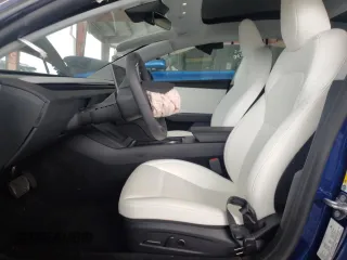 2025 Tesla Model 3 Long Range with VIN 5YJ3E1EA8SF903698, listed as a Copart auction lot 47737195 with 3,513 mi miles and Salvage Title. Bid and sale history available at carsss.com. Image 7.