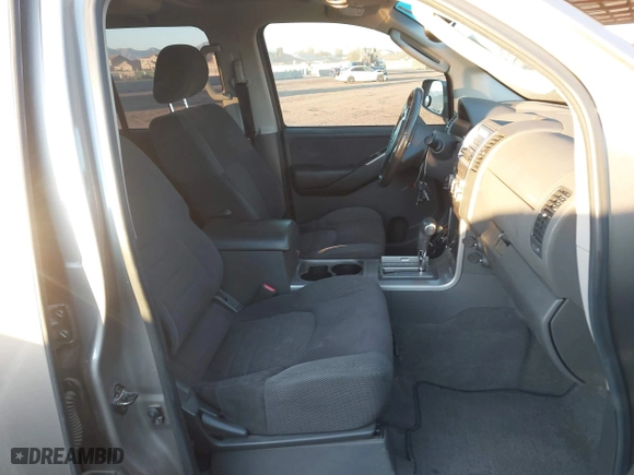 2006 Nissan Pathfinder SE with VIN 5N1AR18U96C642498, listed as a IAAI auction lot 41609920 with 170,256 mi miles. Bid and sale history available at carsss.com. Image 5.