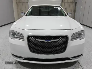 2019 Chrysler 300 Limited with VIN 2C3CCAKG7KH531087, listed as a Copart auction lot 52543175 with 143,342 mi miles and Clean Title. Bid and sale history available at carsss.com. Image 5.