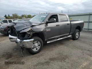 2016 Ram 2500 Tradesman z VIN 3C6UR5CJ9GG106906, wystawiony jako Copart lot #53452715 z przebiegiem 101 939 mil mil oraz Szkoda całkowita • Salvage title. Historia ofert i sprzedaży dostępna na DreamBid. Obrazek 1.