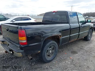 2002 Chevrolet Silverado 1500 LT with VIN 2GCEK19T121402054, listed as a IAAI auction lot 42017434 with 224,970 mi miles. Bid and sale history available at carsss.com. Image 4.