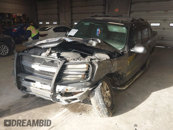 2004 Chevrolet Avalanche Z71 with VIN 3GNEK12T04G158487, listed as a IAAI auction lot 41794201 with 197,344 mi miles. Bid and sale history available at carsss.com. Image 17.