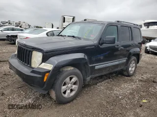 2009 Jeep Liberty Sport z VIN 1J8GP28K49W523567, wystawiony jako Copart lot #55888015 z przebiegiem 200 634 mil mil oraz Czysty tytuł • Clean title. Historia ofert i sprzedaży dostępna na DreamBid. Obrazek 1.