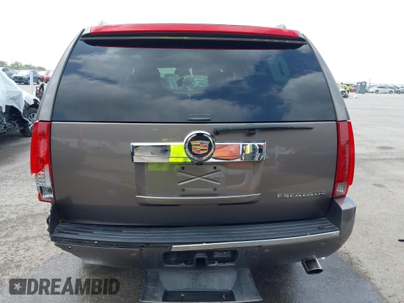 2013 Cadillac Escalade ESV Luxury with VIN 1GYS3HEF8DR135928, listed as a IAAI auction lot 41887463 with 91,774 mi miles and . Bid and sale history available at DreamBid. Image 17.