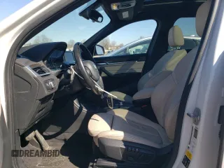 2017 BMW X1 xDrive28i with VIN WBXHT3C31H5F82700, listed as a Copart auction lot 48051095 with 76,861 mi miles and Salvage Title. Bid and sale history available at carsss.com. Image 7.