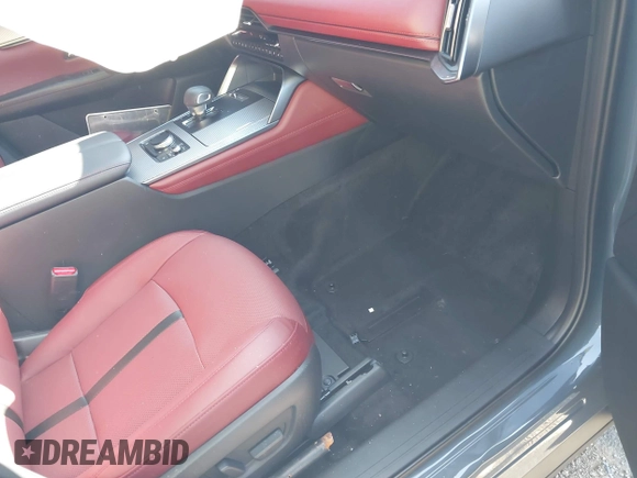 2025 Mazda CX-70 S Premium with VIN JM3KJDHC8S1102288, listed as a IAAI auction lot 41994535 with 2,122 mi miles and . Bid and sale history available at DreamBid. Image 5.