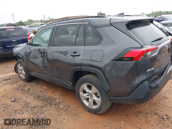 2021 Toyota RAV4 XLE with VIN 2T3W1RFV7MW114464, listed as a IAAI auction lot 39354802 with 41,922 mi miles. Bid and sale history available at carsss.com. Image 3.