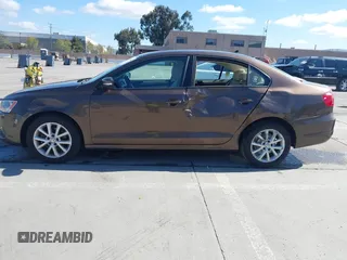 2011 Volkswagen Jetta Sedan SE w/Convenience & Sunroof PZEV with VIN 3VWDZ7AJ8BM388647, listed as a IAAI auction lot 41924260 with 156,583 mi miles. Bid and sale history available at carsss.com. Image 14.