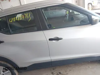 2019 Nissan Kicks S z VIN 3N1CP5CU5KL555586, wystawiony jako IAAI lot #42426743 z przebiegiem 122 015 mil mil oraz . Historia ofert i sprzedaży dostępna na DreamBid. Obrazek 13.