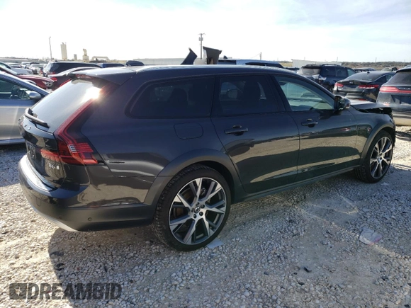 2023 Volvo V90 Ultimate with VIN YV4062NCXP1161289, listed as a Copart auction lot 39721384 with 4,467 mi miles and . Bid and sale history available at DreamBid. Image 3.