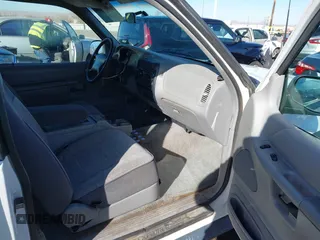 1995 Ford Explorer with VIN 1FMCU24X1SUB07828, listed as a IAAI auction lot 41145230 with 269,846 mi miles and . Bid and sale history available at DreamBid. Image 5.