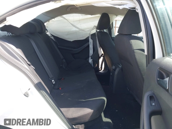 2015 Volkswagen Jetta Sedan 2.0L S with VIN 3VW2K7AJ3FM299795, listed as a IAAI auction lot 41898540 with 133,444 mi miles. Bid and sale history available at carsss.com. Image 8.