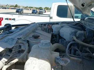 2019 Ford F-250 XL z VIN 1FT7X2B69KED14002, wystawiony jako IAAI lot #43143391 z przebiegiem 174 499 mil mil oraz . Historia ofert i sprzedaży dostępna na DreamBid. Obrazek 19.