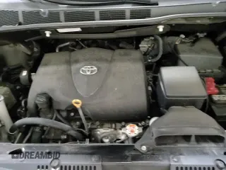 2020 Toyota Sienna LE with VIN 5TDJZ3DCXLS228492, listed as a Copart auction lot 61142515 with 37,289 mi miles and Salvage title. Bid and sale history available at DreamBid. Image 17.