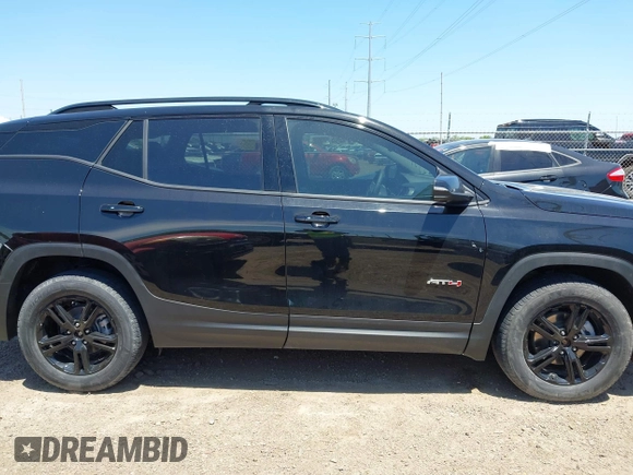 2024 GMC Terrain AT4 z VIN 3GKALYEG3RL222343, wystawiony jako IAAI lot #42238637 z przebiegiem 11 837 mil mil oraz . Historia ofert i sprzedaży dostępna na DreamBid. Obrazek 13.