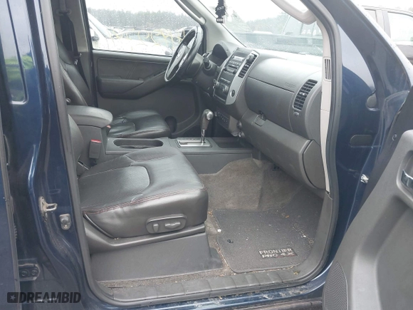 2011 Nissan Frontier PRO-4X with VIN 1N6AD0EV8BC435649, listed as a IAAI auction lot 41922791 with 203,928 mi miles. Bid and sale history available at carsss.com. Image 5.