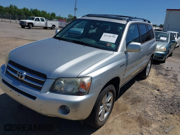 2006 Toyota Highlander Hybrid with VIN JTEDW21A060015086, listed as a IAAI auction lot 42138780 with 228,472 mi miles. Bid and sale history available at carsss.com. Image 2.