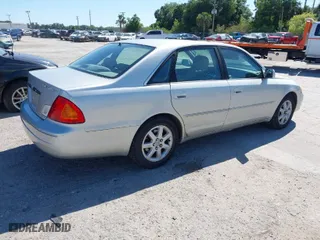 2000 Toyota Avalon XL with VIN 4T1BF28B4YU080945, listed as a IAAI auction lot 42035353 with 116,811 mi miles. Bid and sale history available at carsss.com. Image 4.
