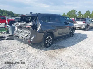 2021 Toyota Highlander XLE with VIN 5TDGZRAH4MS532366, listed as a IAAI auction lot 42603712 with 128,861 mi miles and . Bid and sale history available at DreamBid. Image 4.