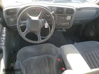 2000 Chevrolet Blazer LS with VIN 1GNCS13W7Y2376702, listed as a Copart auction lot 52489605 with 137,692 mi miles and Salvage Title. Bid and sale history available at carsss.com. Image 8.