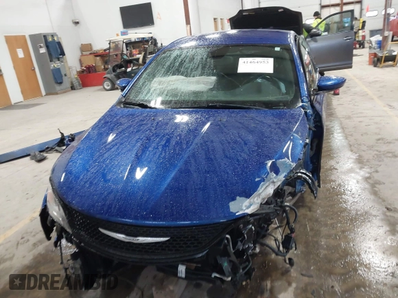 2015 Chrysler 200 S with VIN 1C3CCCBB8FN756535, listed as a IAAI auction lot 41464953 with 141,202 mi miles. Bid and sale history available at carsss.com. Image 13.
