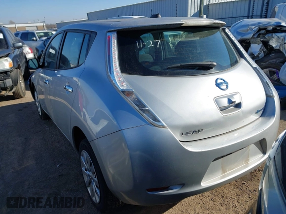 2015 Nissan LEAF SV with VIN 1N4AZ0CP6FC320049, listed as a IAAI auction lot 41645954 with 147,357 mi miles. Bid and sale history available at carsss.com. Image 3.