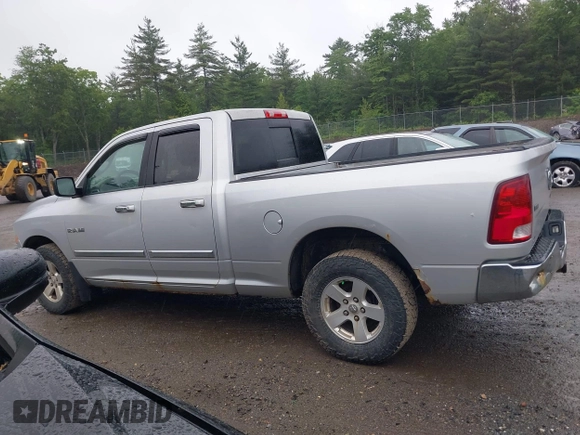 2010 Dodge 1500 SLT z VIN 1D7RV1GP2AS159888, wystawiony jako IAAI lot #42522234 z przebiegiem 218 774 mil mil oraz . Historia ofert i sprzedaży dostępna na DreamBid. Obrazek 14.