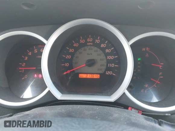 2010 Toyota Tacoma z VIN 5TEUU4EN3AZ725594, wystawiony jako IAAI lot #41951697 z przebiegiem 313 645 mil mil oraz . Historia ofert i sprzedaży dostępna na DreamBid. Obrazek 7.